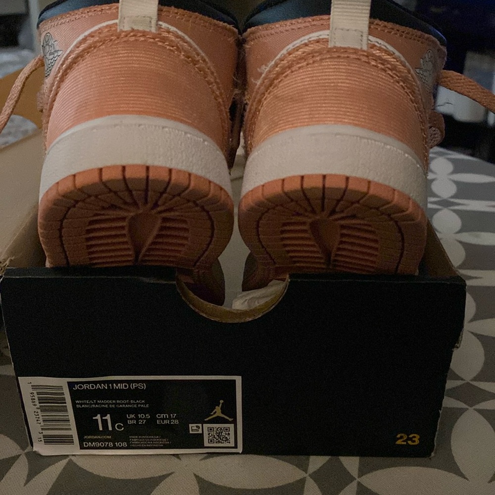 Jordan 1 Mid White & Coral & Black. Size 11c